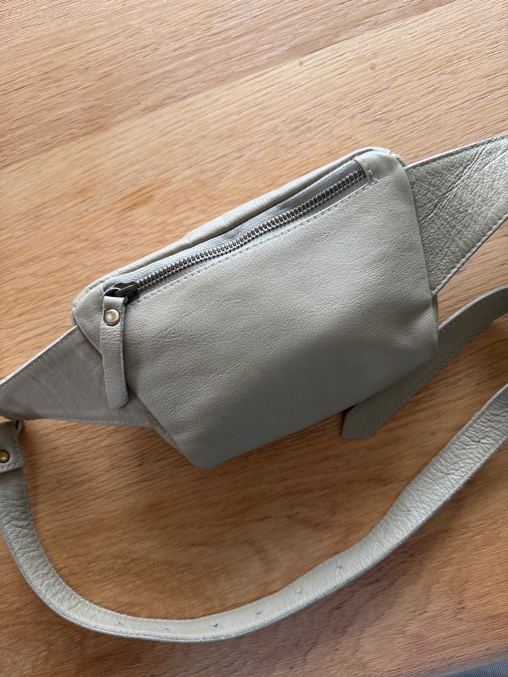 Mandrn Fanny Pack/Crossbody - Picture 3 of 4